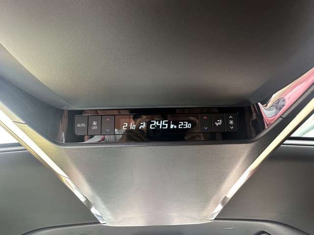 16760384