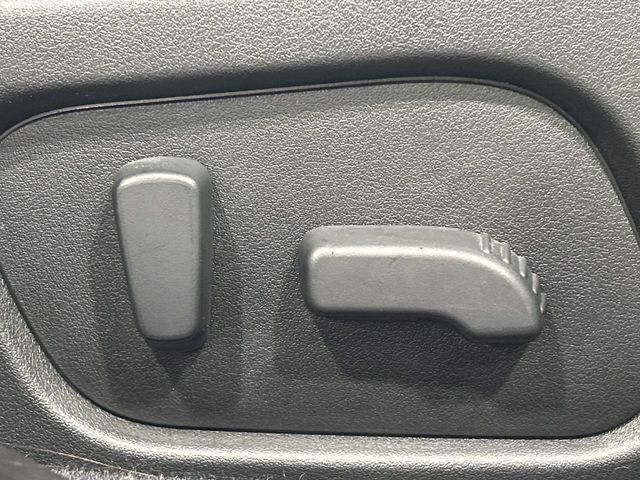 16860911