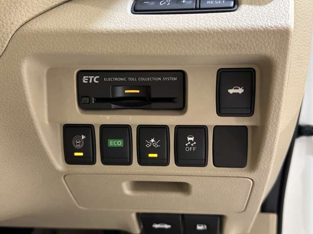 16900033