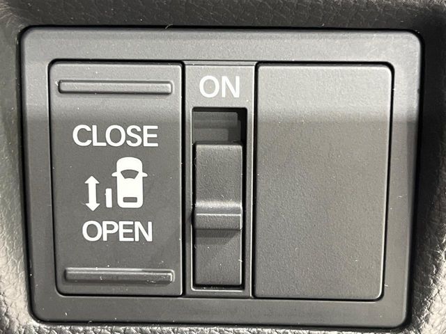 17762319