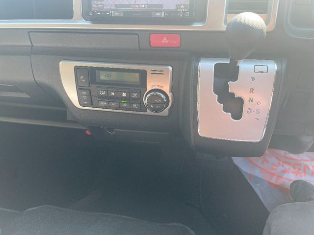 18050073