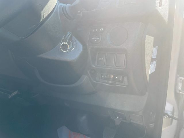 18050073