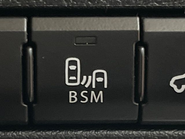 18360900
