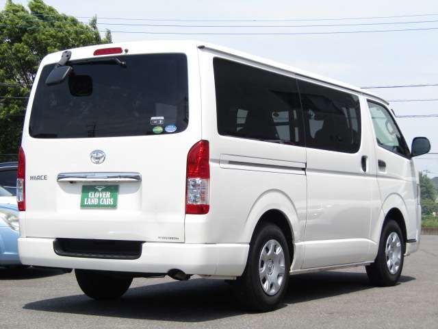 18560944