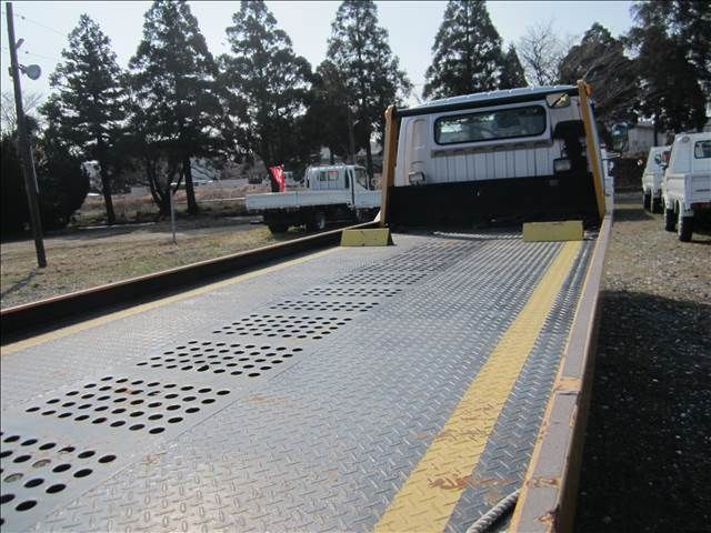 18566303