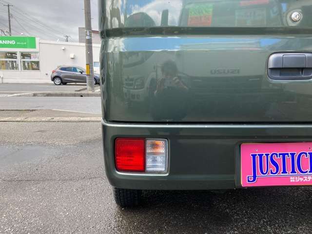 19565796