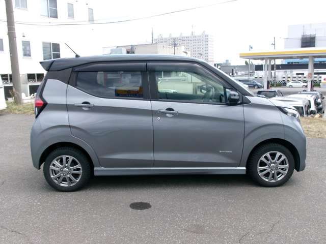 19661888