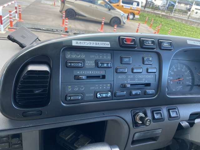 21000044