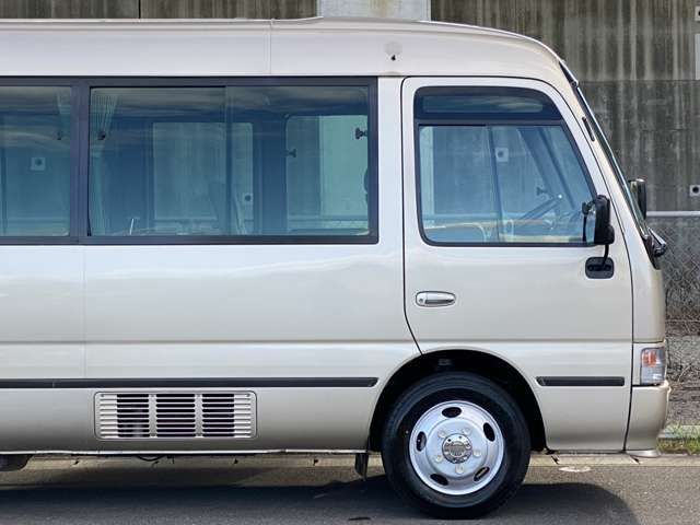 21000044