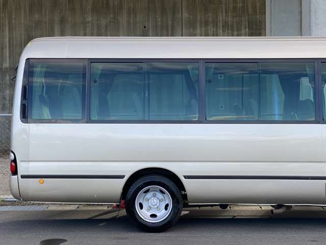 21000044
