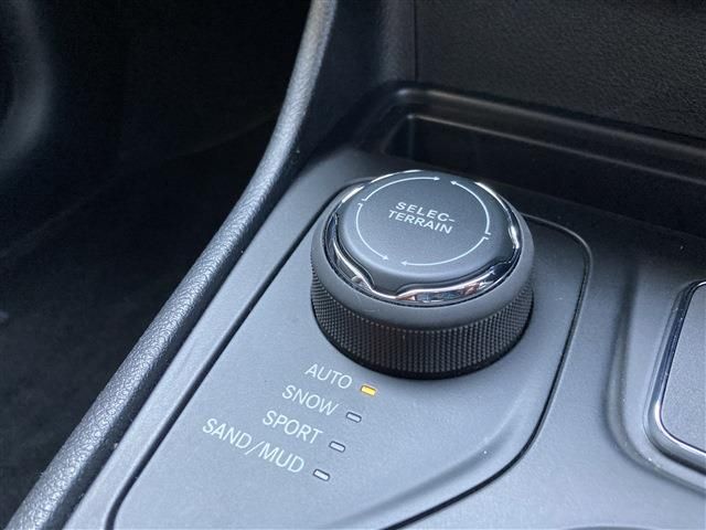 21066076