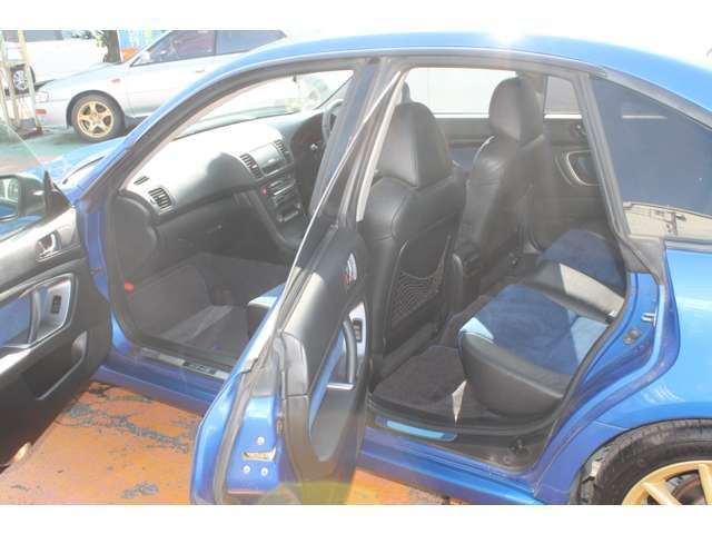 21566310
