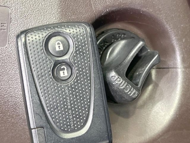 21661247