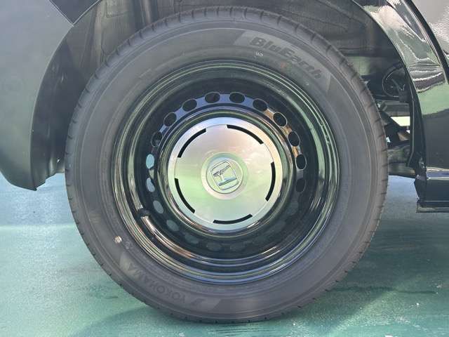 21661370