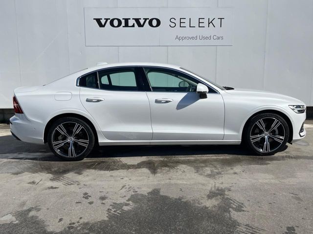 21661589