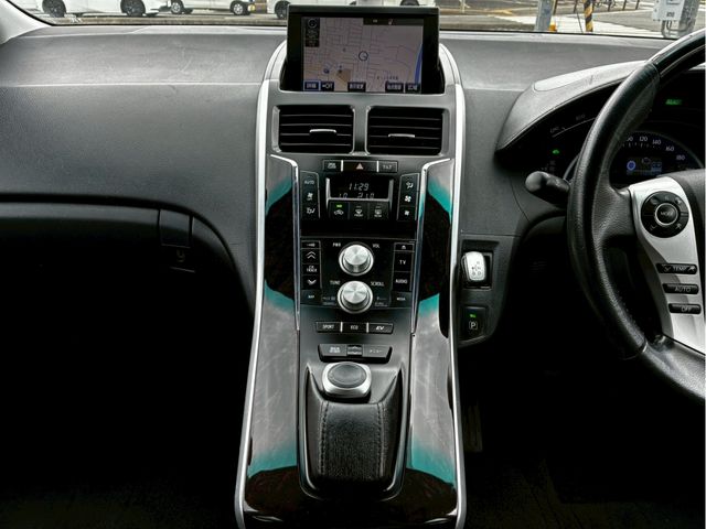 21880001