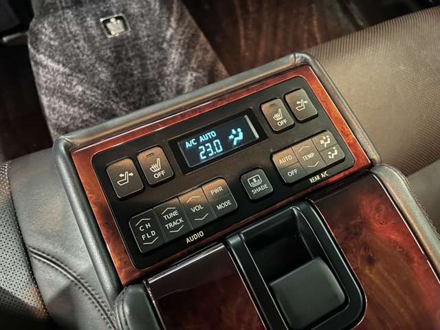 21962891