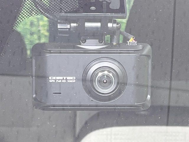 22060822