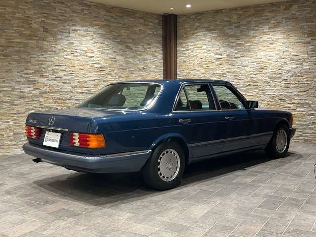 22100051
