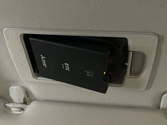 22350220