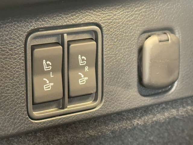 22360593