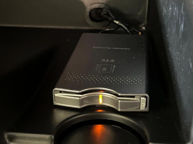 22560364