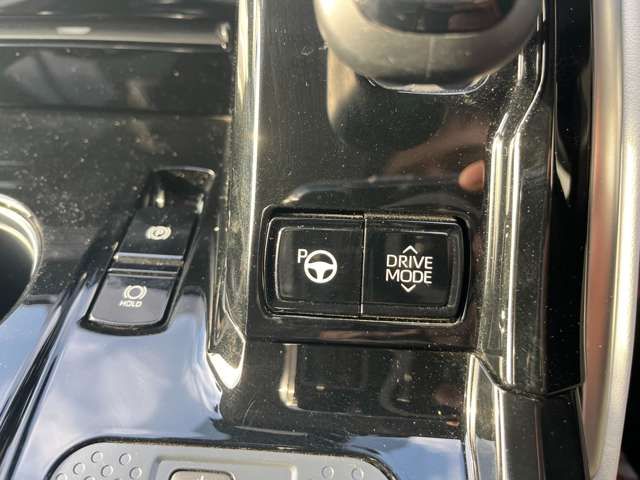 22560933
