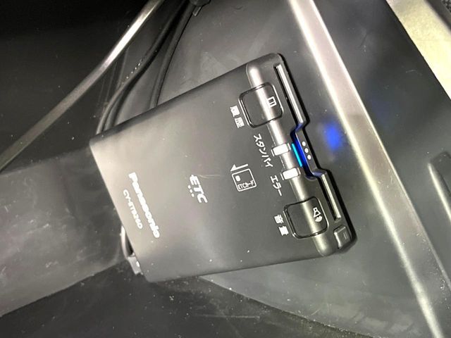 22660593