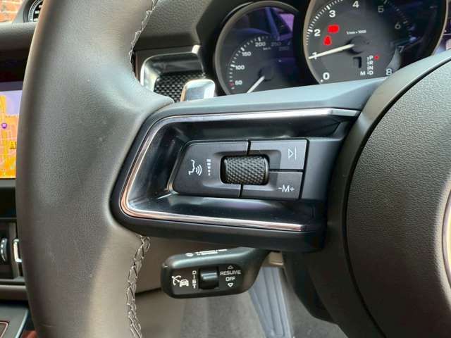 22660953