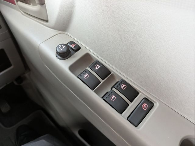 23300029