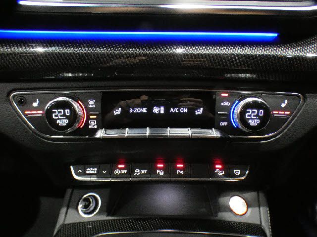 24090003
