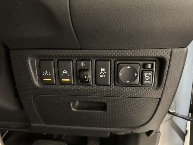 24700015