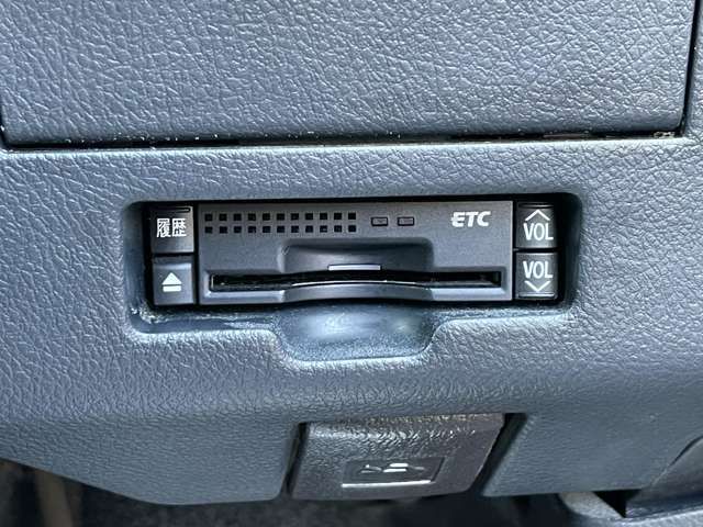 25161733