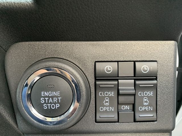 25250085