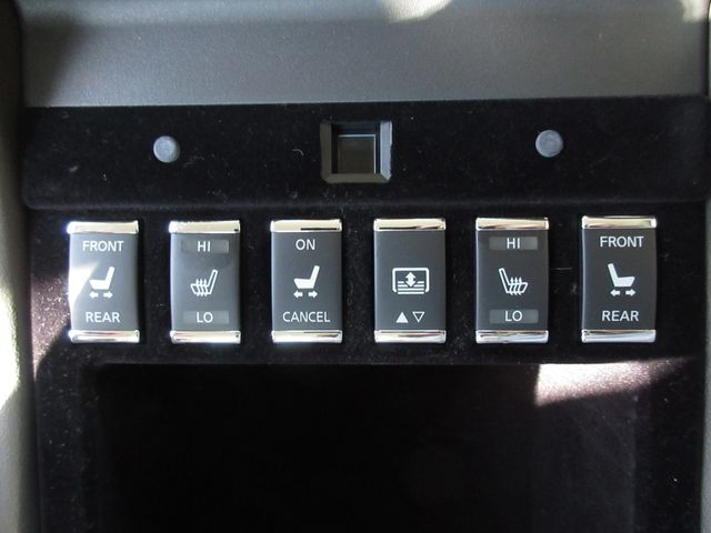 30550094