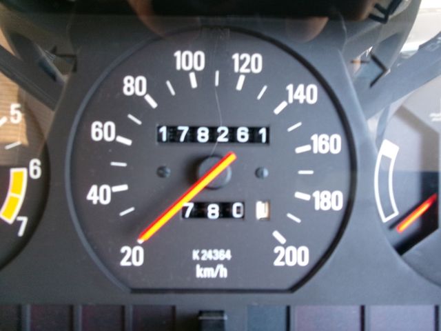 31380001