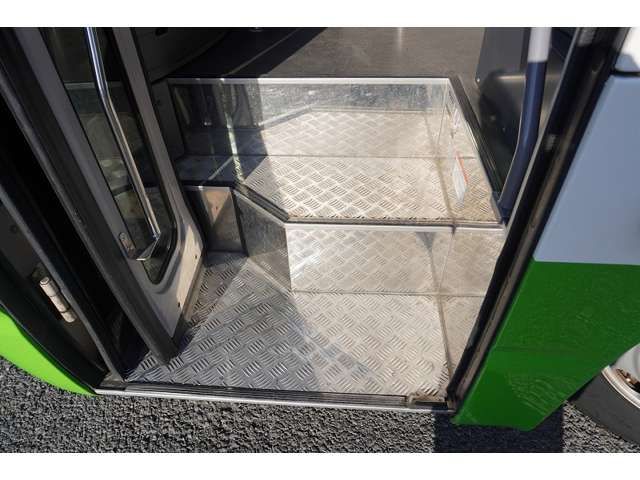 32800037