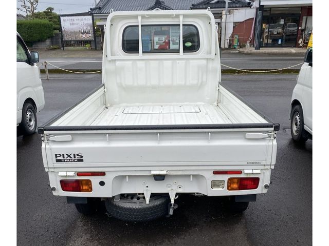 33080001